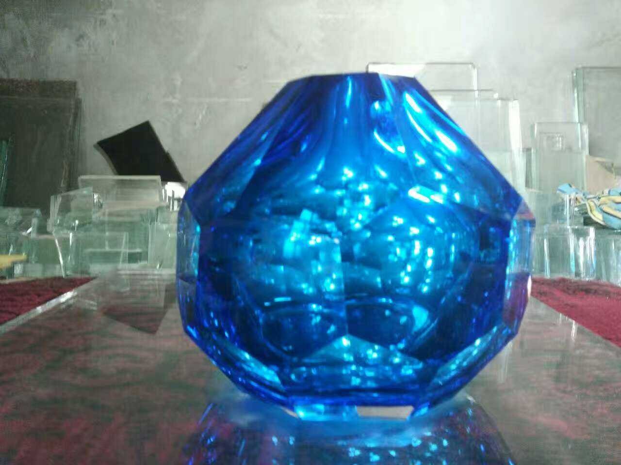 Overview of the Rolled Glass Production Method: A Journey Through Glass Manufacturing 6 Sapphire Blue Faceted Glass Lamp Shade